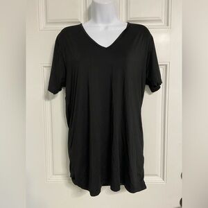 T5a- UNIQLO Black V-Neck T-Shirt